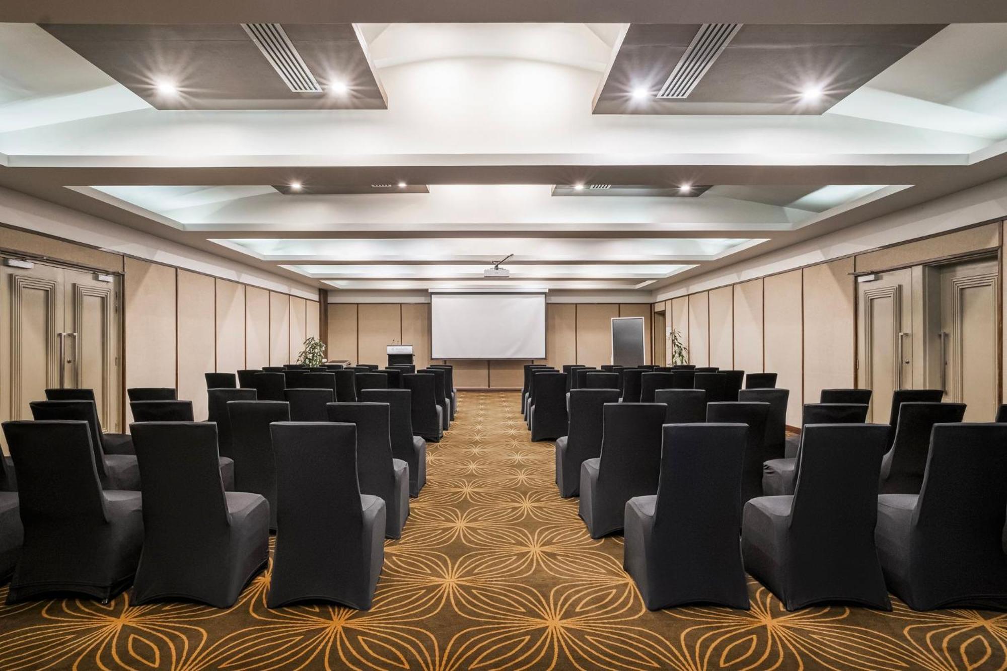 Holiday Inn Suva By Ihg Exterior photo