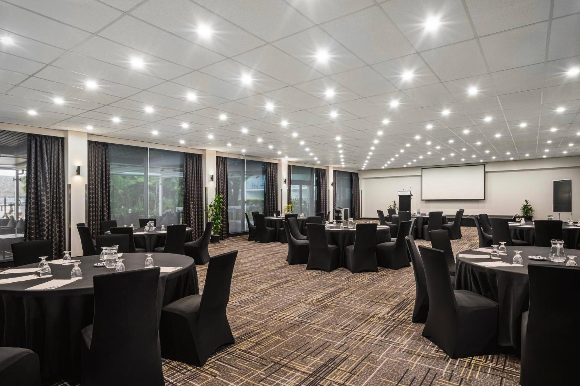 Holiday Inn Suva By Ihg Exterior photo
